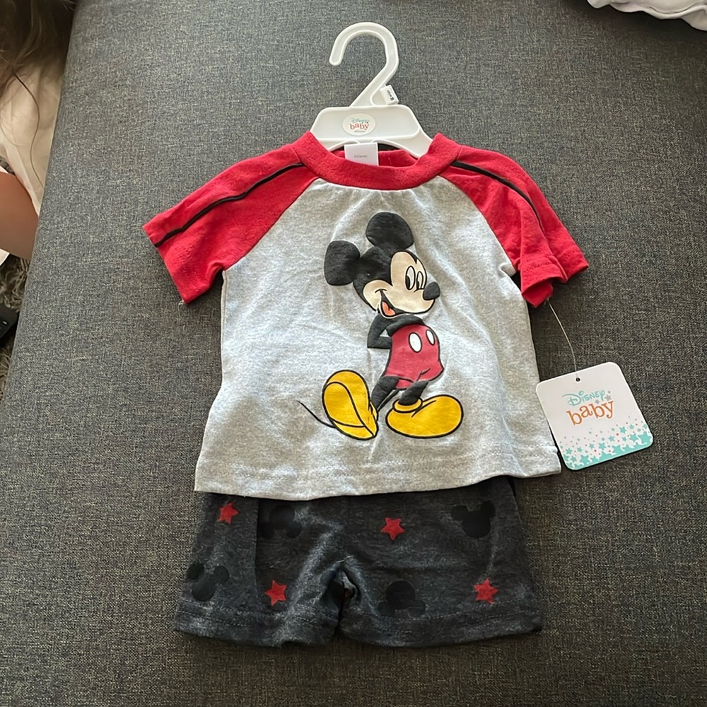 Disney 2 piece set (never worn w/ tags)
